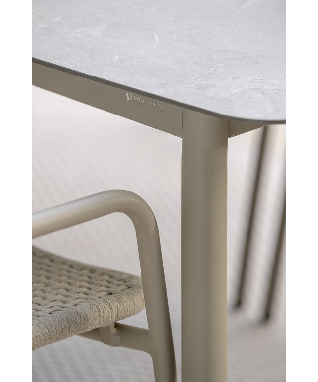 TABLE DURABLE CERAMIQUE